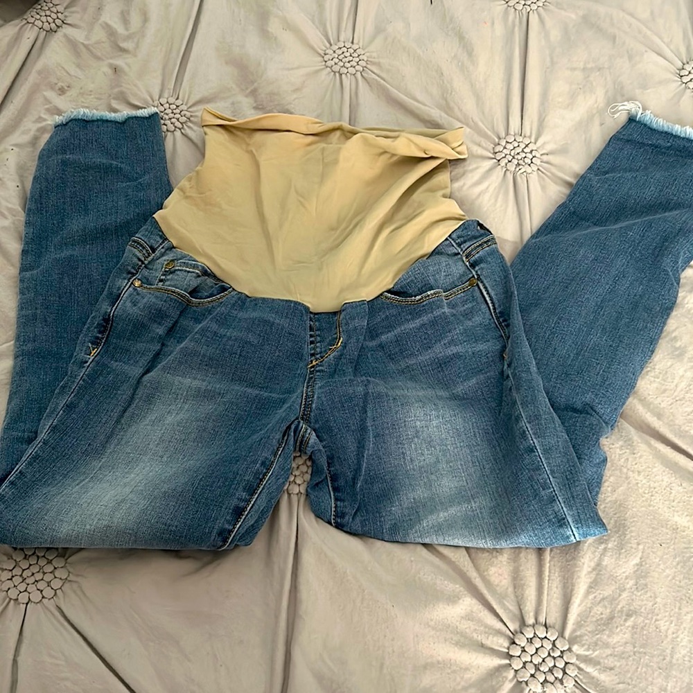 Skinny maternity jeans